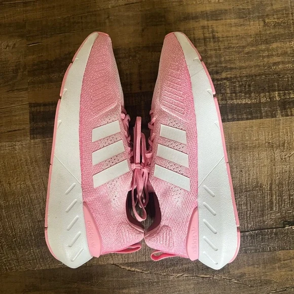 ADIDAS Swift Run 22 Women size
9 Sneaker PINK Sneaker
Lightweight Summer - Picture 4 of 11